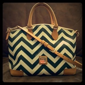 Dooney & Bourke handled crossbody bag